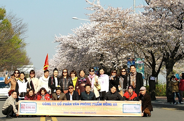 Văn phòng phẩm Hồng Hà đi Hàn Quốc